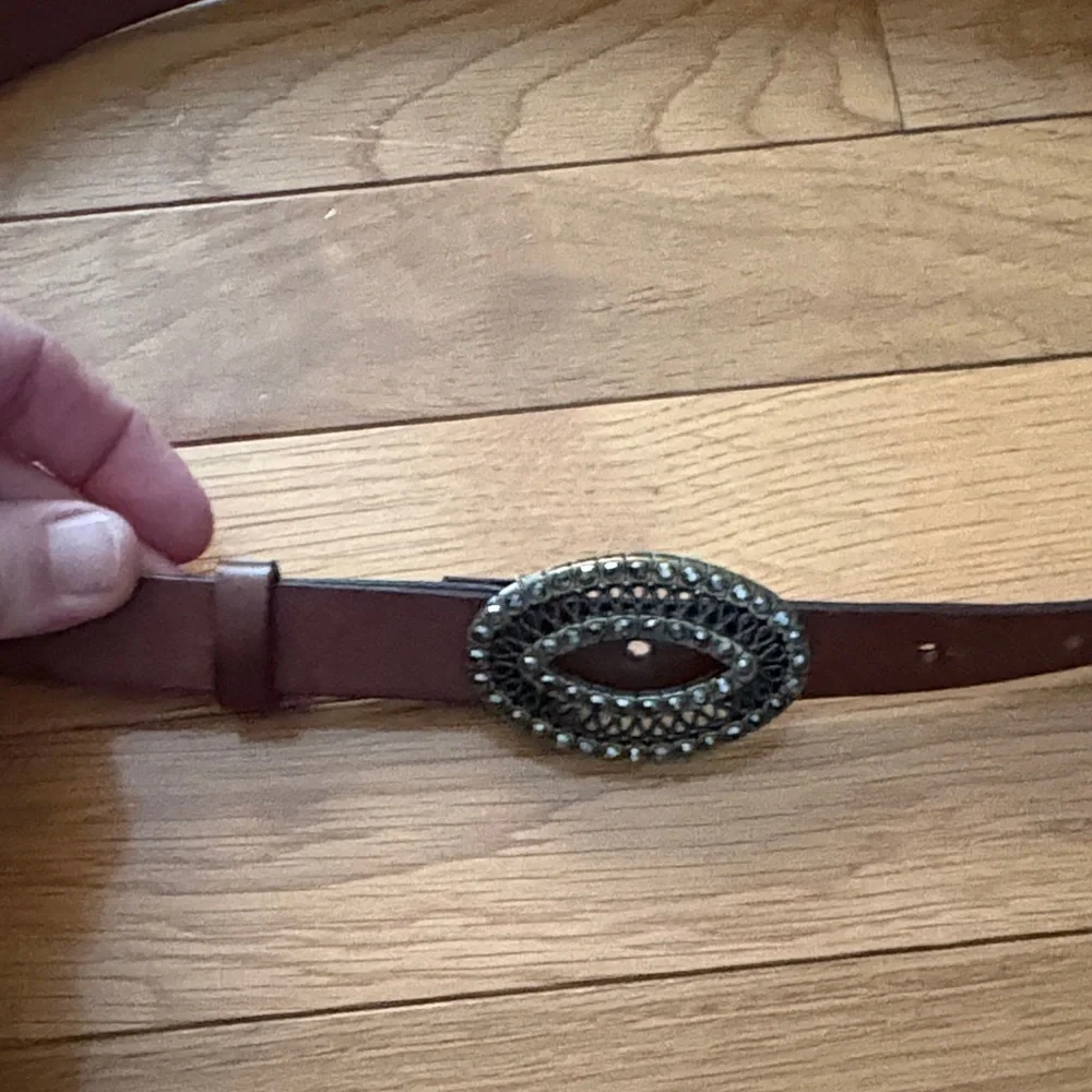 Fossil Brown Leather Belt with Decorative Oval Buckle